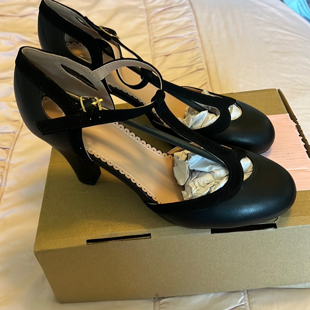 NEW WOMENS JOURNEY AND CREW HEELS SIZE 8.5